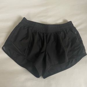Lululemon Hotty Hot Low-Rise Lined Short 2.5” Women’s Size 6